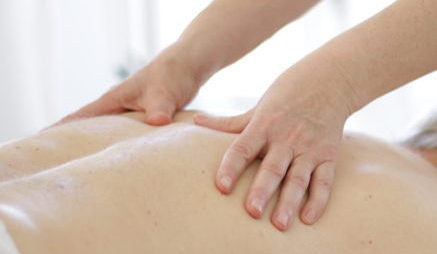 Massage af ældre på Virumgård